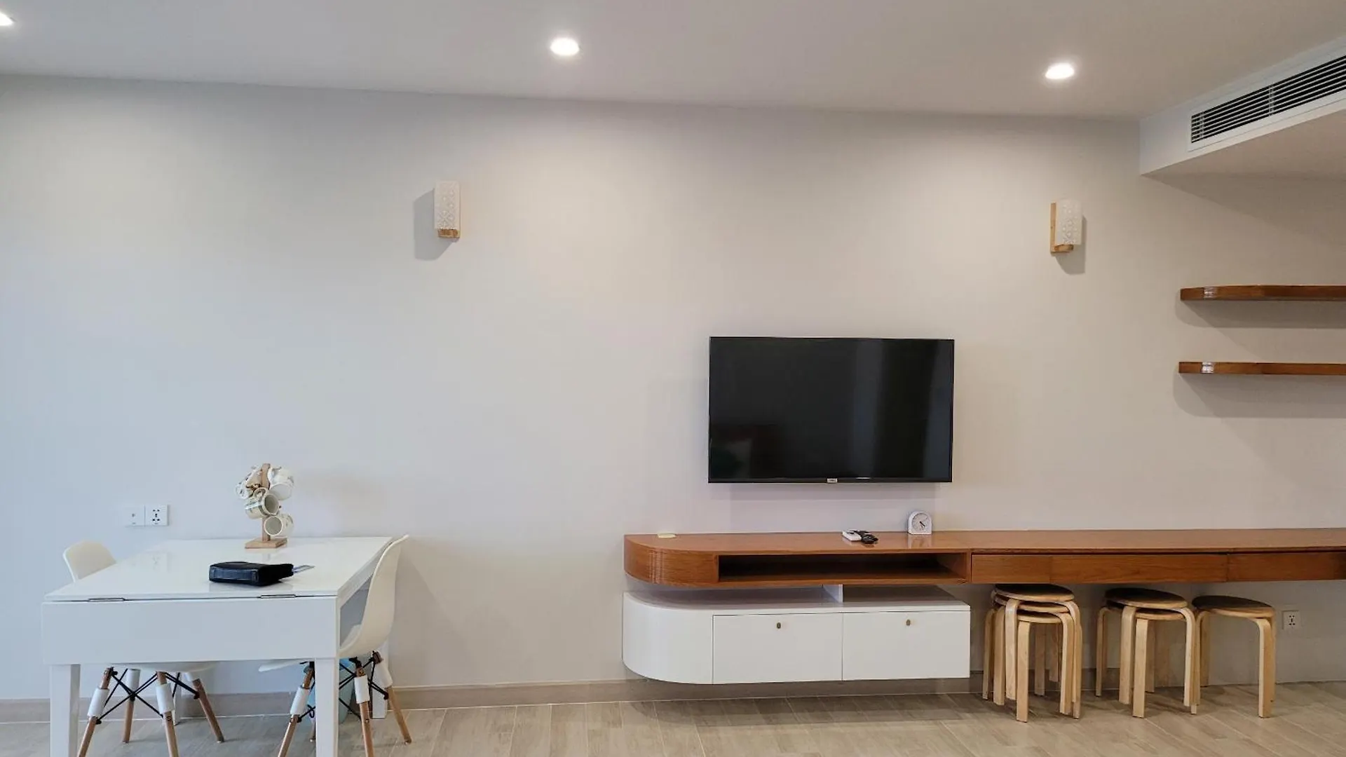 Sunrise Apartment Nha Trang 0*,  Vietnam