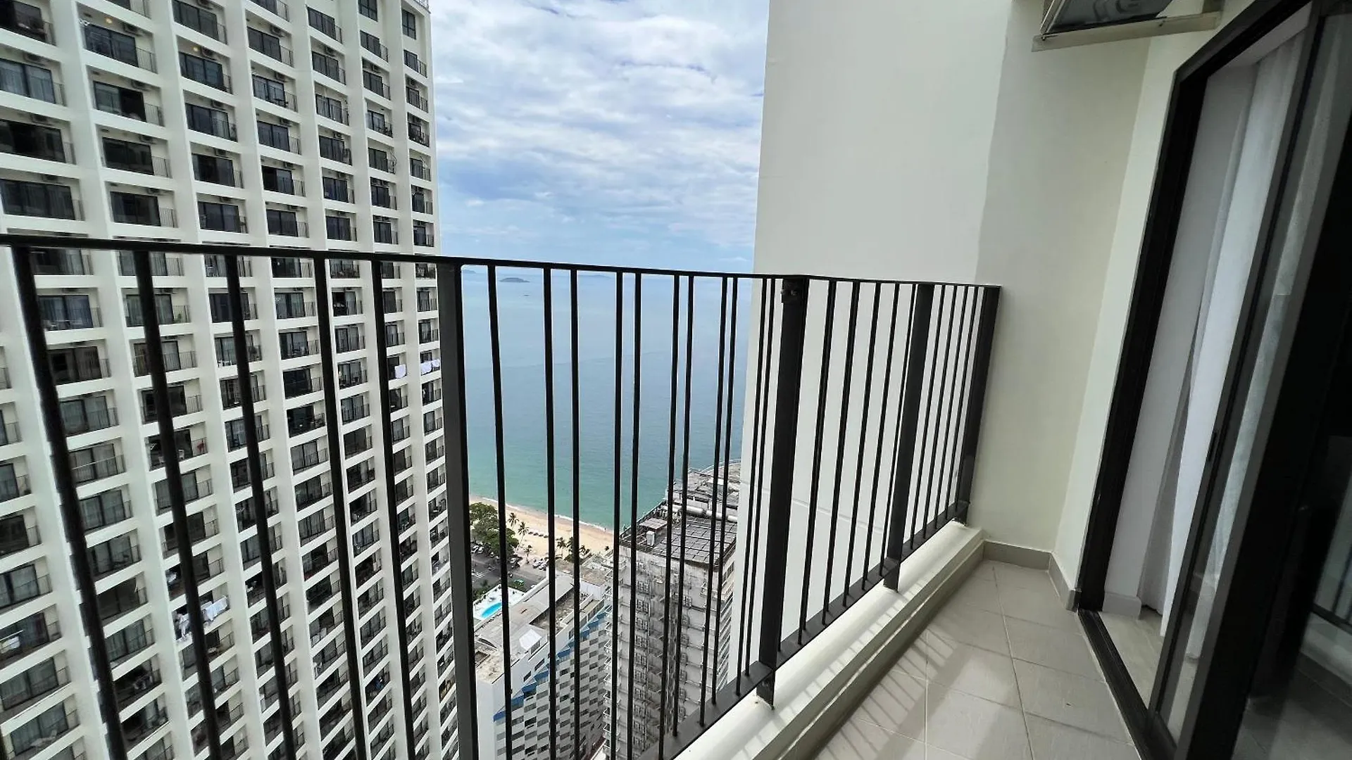 Sunrise Apartment Nha Trang 0*,  Vietnam